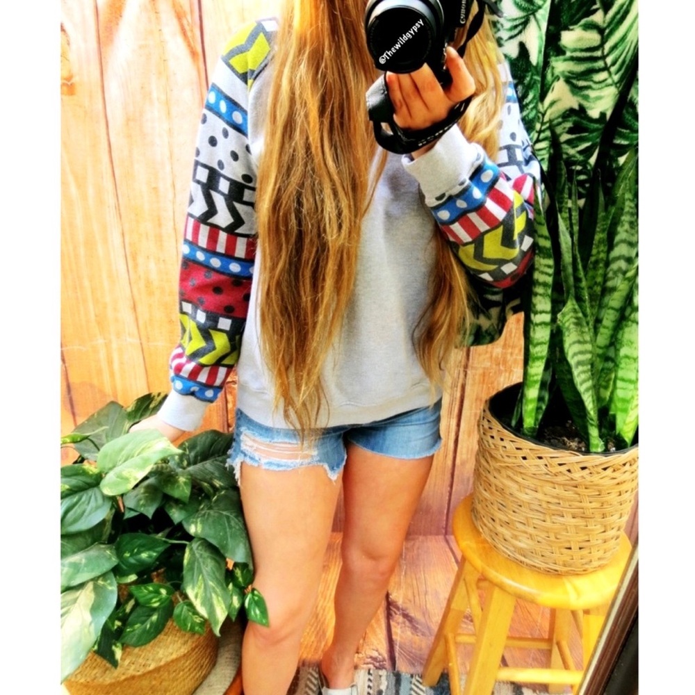 Lazy Oaf abstract sleeve popover sweater 🌜 - Picture 2 of 7
